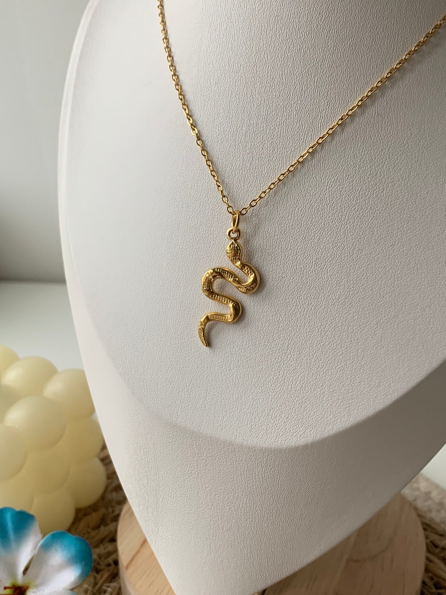 Collier ajustable en acier inoxydable serpent